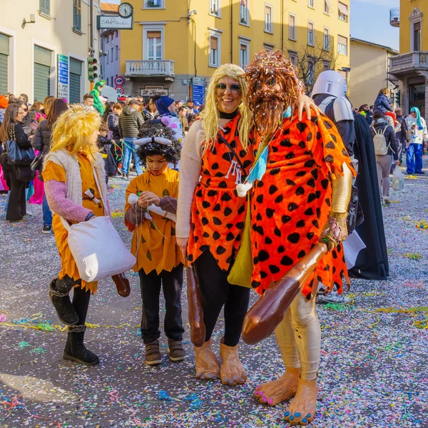 Cantu Italie Février 2023 Défilé Carnaval Famille Costumes Silex Cantu — Photo
