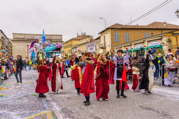 Crema Italia Febrero 2023 Desfile Carnaval Con Bailarines Disfrazados Carroza — Foto de Stock