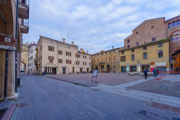 Mantua Italy February 2023 View Piazza Broletto Local Monuments Businesses — Stock Photo, Image