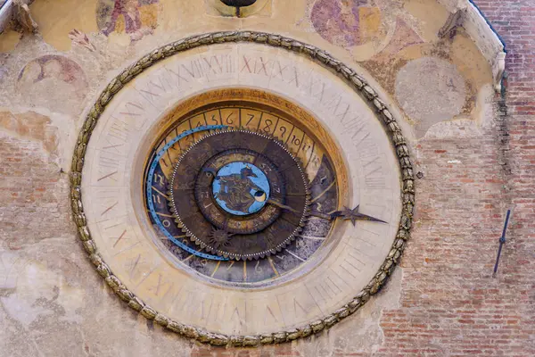 Veduta Dell Antico Orologio Sulla Torre Dell Orologio Piazza Delle — Foto Stock