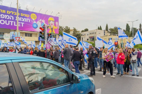 Haifa Israël Maart 2023 Demonstranten Met Verschillende Uithangborden Vlaggen Nemen — Stockfoto