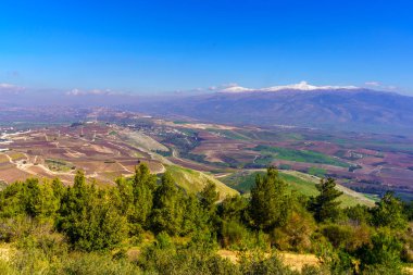 Yukarı Celile manzarası, Lübnan sınırı, Hula Vadisi (Yukarı Ürdün Nehri Vadisi) ve arka planda Hermon Dağı, Kuzey İsrail