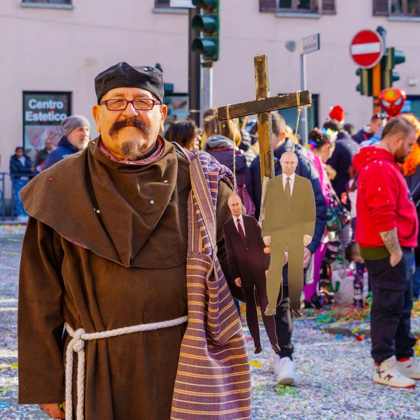 イタリアのカントゥー 2023年2月25日 カーニバルパレード 衣装の展示と参加者 カントゥー ロンバルディア 北イタリア — ストック写真