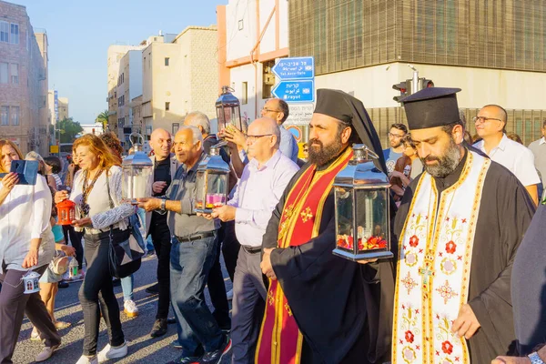 Haifa Israel April 2023 Priest Locals Carrying Holy Fire Holy — Stock Photo, Image