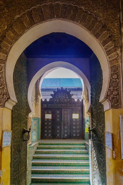 Fes Maroko Března 2023 Pohled Bránu Bou Inania Madrasa Starou — Stock fotografie