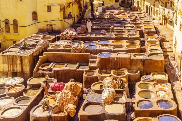 Fes Morocco March 2023 View Leather Tannery Stone Vats Filled — Stock Photo, Image