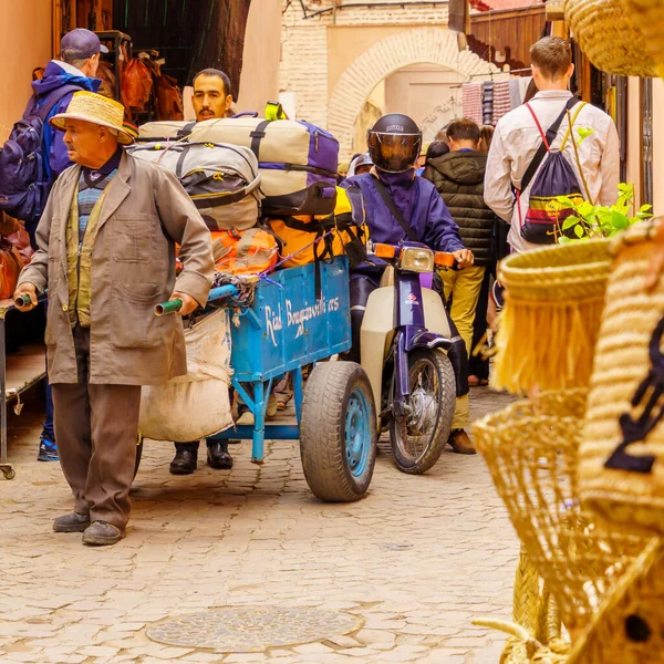 Marrakesh Morocco April 2023 Street Scene Locals Visitors Medina Marrakesh — Stock Photo, Image