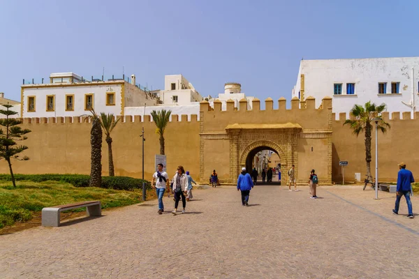 Essaouira Marruecos Abril 2023 Vista Las Murallas Medina Con Lugareños —  Fotos de Stock
