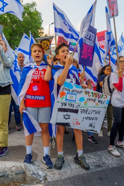 Haifa Israël Mei 2023 Mensen Marcheren Met Vlaggen Verschillende Borden — Stockfoto