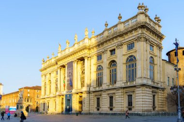Torino, İtalya - 25 Şubat 2022: Piazza Castello Meydanı, Torino, Piedmont, Kuzey İtalya
