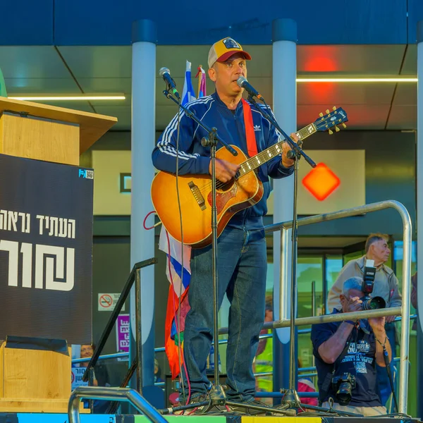 Хайфа Израиль Мая 2023 Года Музыкант Шай Ноблман Поет Толпы — стоковое фото