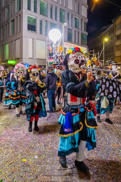 Lucerna Suiza Febrero 2023 Banda Músicos Disfrazados Marcha Por Las — Foto de Stock