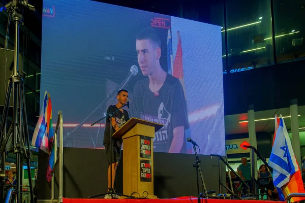 Haifa Israel Syyskuu 2023 Nuorten Protestijohtaja Niv Williams Puhuu Yleisölle — kuvapankkivalokuva