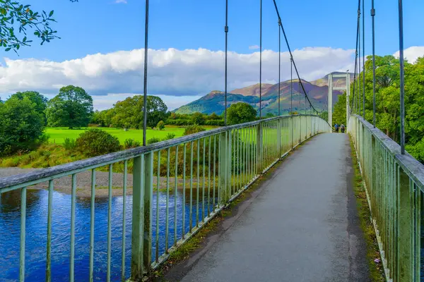 Vista Uma Ponte Suspensão Sobre Rio Derwent Lake District Cumbria — Fotografia de Stock