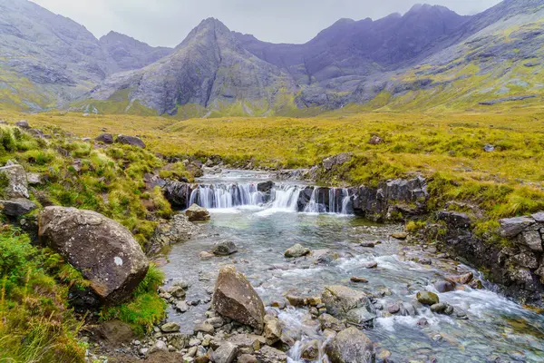 Вид Водоспади Водоспади Файрі Пулс Острів Скай Внутрішні Гебриди Шотландія — стокове фото