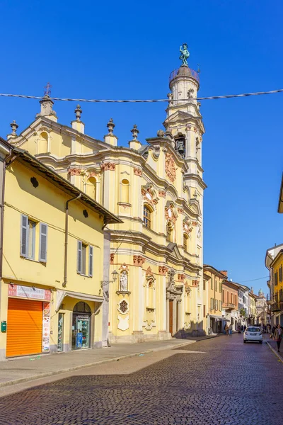 Crema, İtalya - 27 Şubat 2022: Chiesa della Santissima Trinita Kilisesi, Crema, Lombardy, Kuzey İtalya
