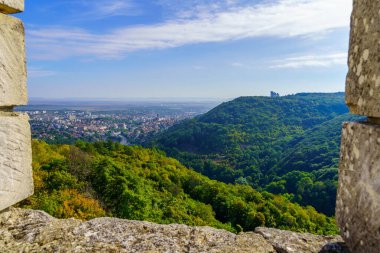 Bulgaristan 'ın Shumen kentindeki antik kaleden kent manzarası