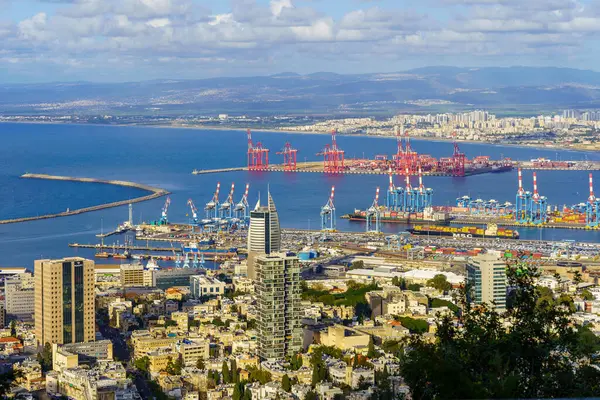 stock image Haifa, Israel - March 09, 2024: View of the downtown area and the port, in Haifa, Israel