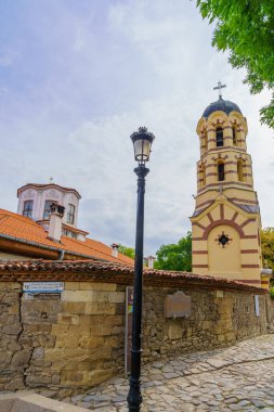 Filibe, Bulgaristan - 25 Eylül 2023: Bulgaristan 'ın eski Plovdiv kentindeki Saint Nedelya Kilisesi manzarası