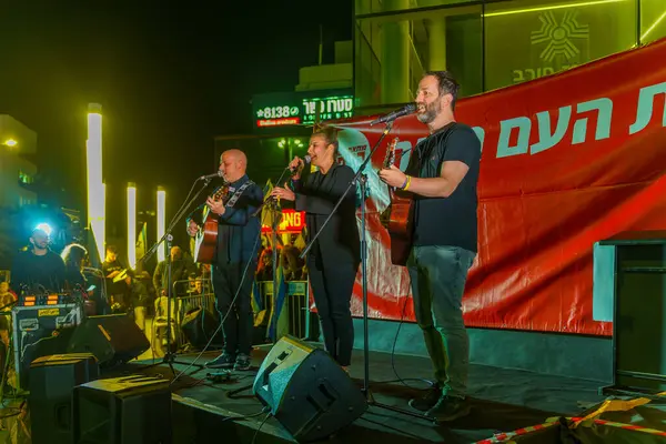 Haifa Israel Abril 2024 Banda Yeled Paam Canta Multitud Parte — Foto de Stock
