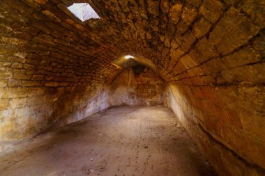 Belvoir Kalesi 'nde (Kochav HaYarden, Ürdün Yıldızı) antik bir su deposu görülüyor. Kuzey İsrail