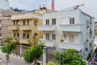 Tel Aviv, İsrail - 23 Mayıs 2024: Tel Aviv, İsrail 'deki Nave Shaanan mahallesindeki tipik evler