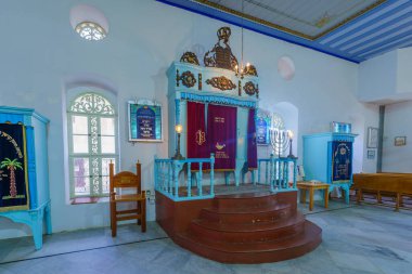 Mikveh Israel, İsrail - 23 Mayıs 2024: Orta İsrail 'in Tel Aviv Bölgesi' ndeki tarihi Mikveh İsrail gençlik köyündeki sinagog binasının iç manzarası