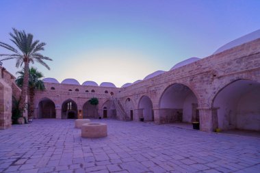 Nabi Musa, Batı Şeria - 18 Ocak 2024: Jericho yakınlarındaki Nabi Musa 'nın Müslümanların kutsal gündoğumu manzarası. Yerel Müslüman geleneği Musa 'nın mezarını buraya koyar.