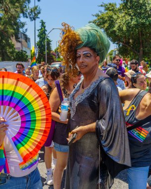 Hayfa, İsrail - 21 Haziran 2024: LGBTQ + cemaatinin yıllık Onur Yürüyüşü, Hayfa, İsrail
