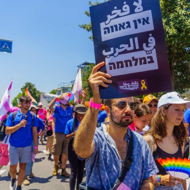 Hayfa, İsrail - 21 Haziran 2024: LGBTQ + cemaatinin yıllık Onur Yürüyüşü, Hayfa, İsrail