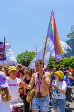 Hayfa, İsrail - 21 Haziran 2024: LGBTQ + cemaatinin yıllık Onur Yürüyüşü, Hayfa, İsrail