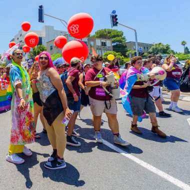 Hayfa, İsrail - 21 Haziran 2024: LGBTQ + cemaatinin yıllık Onur Yürüyüşü, Hayfa, İsrail