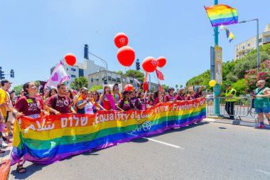 Hayfa, İsrail - 21 Haziran 2024: LGBTQ + cemaatinin yıllık Onur Yürüyüşü, Hayfa, İsrail