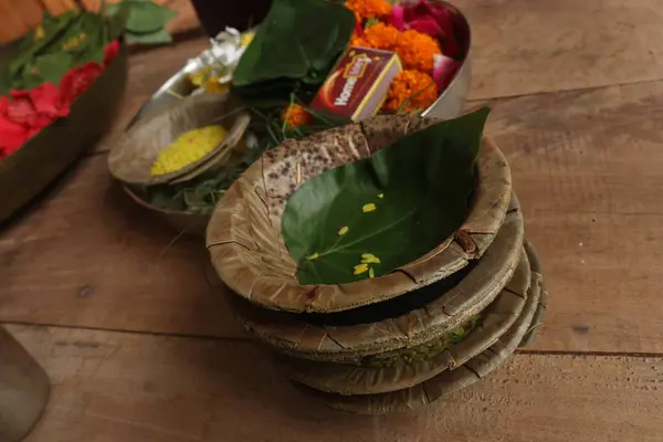 Hint duası ve Hint Tanrısı 'na adaklar