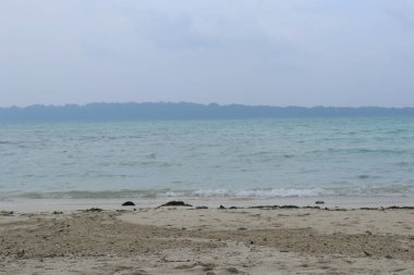 Mavi gökyüzü ile güzel deniz