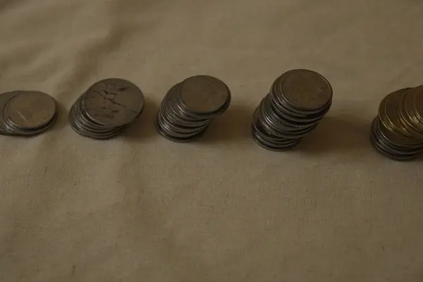 Bozuk paralar ve para birimleri kapatın