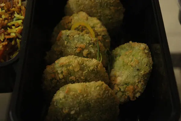 pirinç ve sebze kızarmış balık