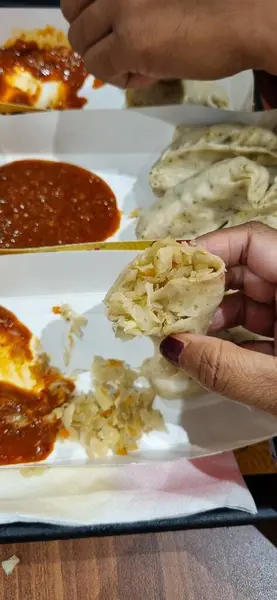 Lezzetli Asya yemeklerinin yakın görüntüsü