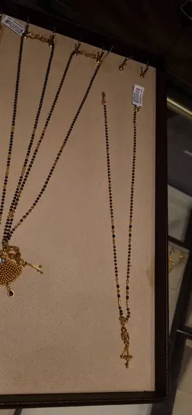 İsrail 'in pazarındaki mücevherler.