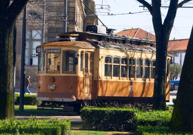 19-02-2014 Porto, Portekiz - Porto 'nun ünlü ve tarihi tramvayı tüm klasik cazibesiyle yakalandı