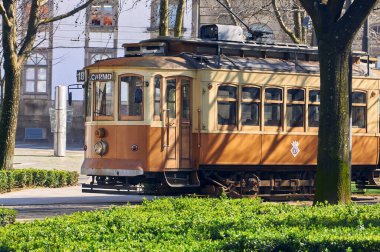 19-02-2014 Porto, Portekiz - Porto 'nun ünlü ve tarihi tramvayı tüm klasik cazibesiyle yakalandı