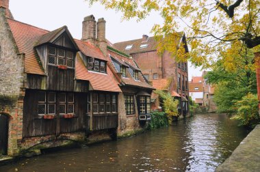 30-10-2014 Brüksel, Belçika - Resimli ahşap evler, Bruges klasik cazibesi ve güzelliğini sergiliyor