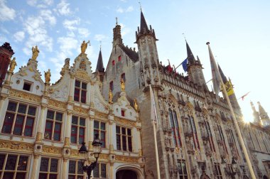 30-10-2014 Brüksel, Belçika - Brugse Vrije ve Bruges Belediyesinin çarpıcı mimari cephelerinin muhteşem manzaraları