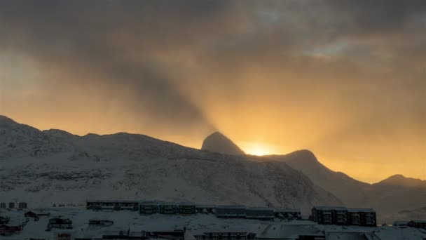 Klip Waktu Lapse Dari Nuuk Greenland Dengan Matahari Terbit Atas — Stok Video