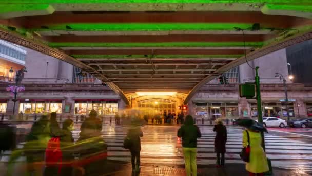 Time Lapse Klipp Människor Som Passerar Korsningen Framför Grand Central — Stockvideo