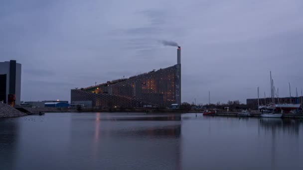 Tag Und Nacht Zeitraffer Des Kraftwerks Amagervrket Kopenhagen Das Gebäude — Stockvideo