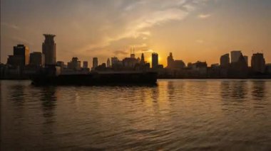 Çin, Şangay 'daki liman bölgesinde (Bund) inşaatın gece gündüz sürmesi