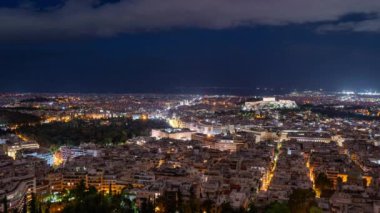 Atina, Yunanistan 'da gündoğumu klipinde Akropolis de arka planda