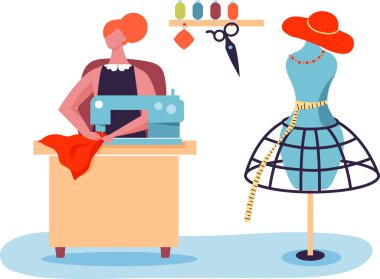 Terzi bir dikiş makinesi üzerinde çalışıyor ve elbise yapıyor, bir elbise formu, mezura, makas ve iplik makaraları atölyesinde görünür