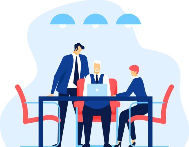 Bir proje üzerinde işbirliği yapan iş ekibi, modern ofis toplantı odasında dizüstü bilgisayar kullanarak, stratejileri tartışıyor ve etkin takım çalışması ve başarılı sonuçlar için verileri analiz ediyor.